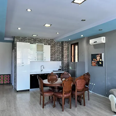 Host Apartament Szkodra